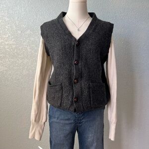Vintage Men’s Courtenay 100% Wool Knit Sweater Vest V Neck Button Front Large